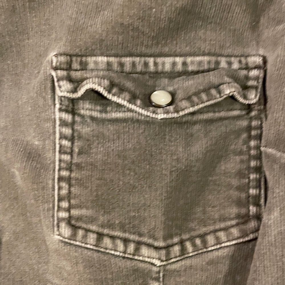 Eddie Bauer Olive Button Down Shirt‎ - Picture 5 of 13